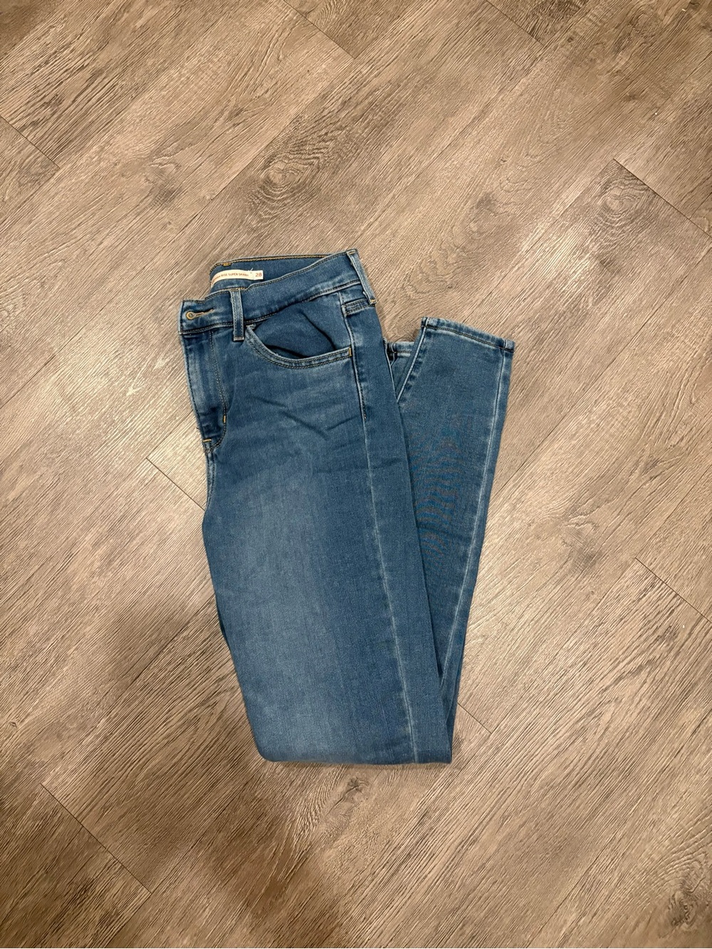 LEVIs Mid-Blue Skinny Jeans